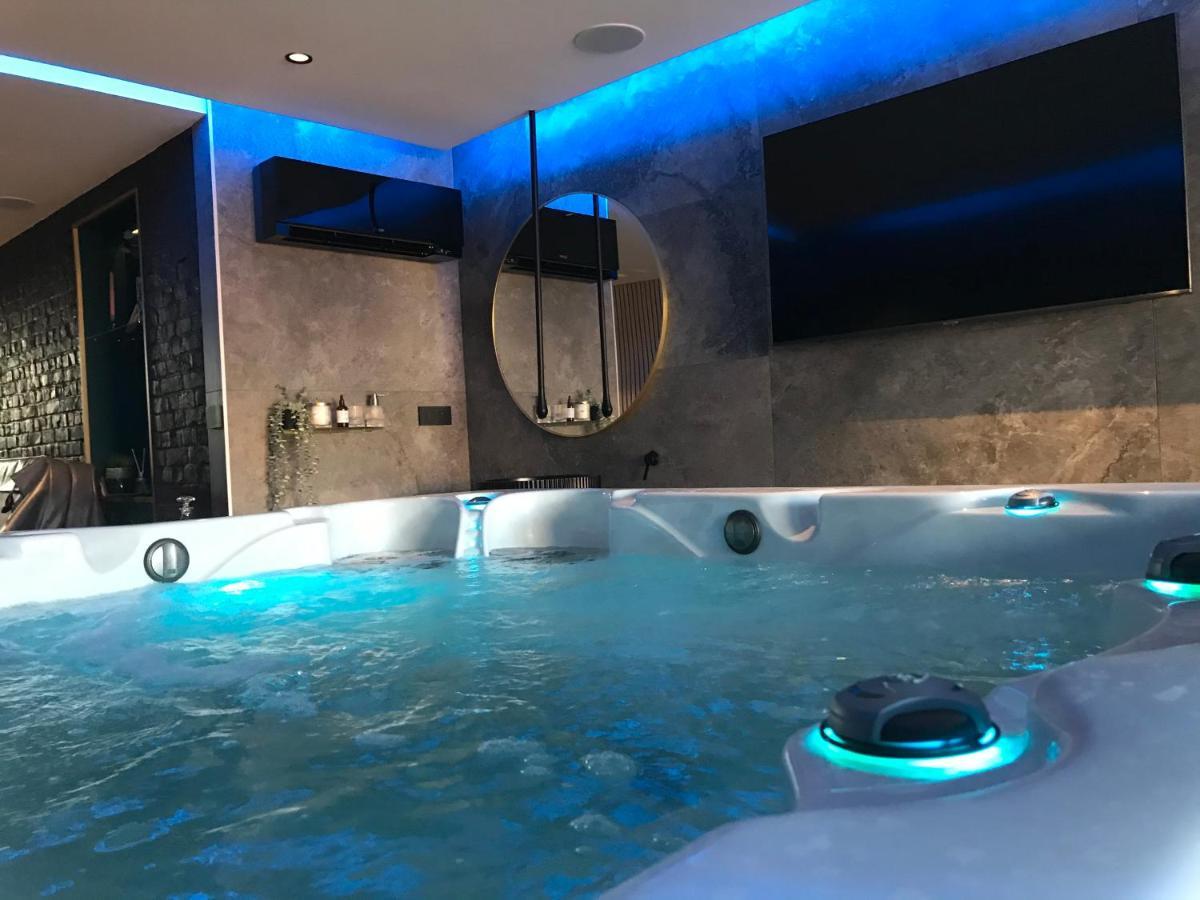 L'Odyssee Spa เซอแคล็ง ภายนอก รูปภาพ